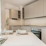 Appartamento Guesthost - *