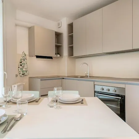 Apartment Guesthost - *